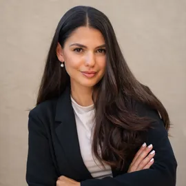 Diana Alexandru, Agent in  - Compass