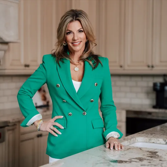 Libby Weaver, Agent in  - Compass