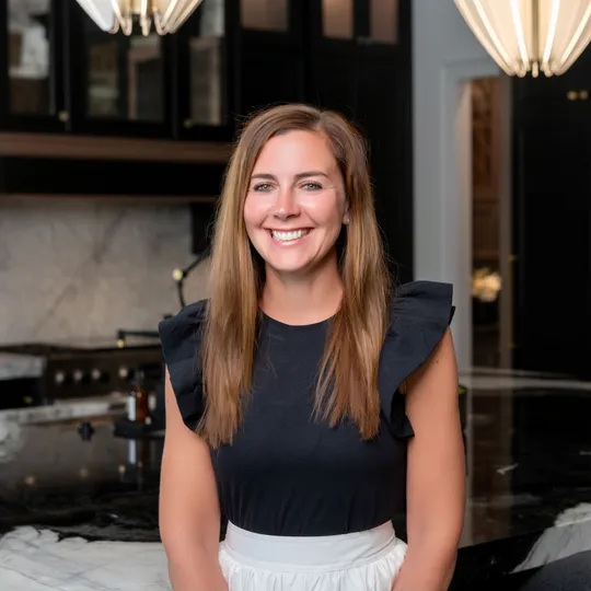 Sarah Bonk, Agent in  - Compass