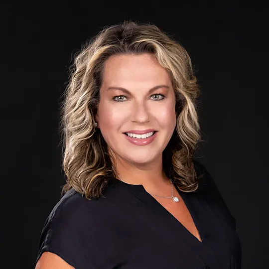 Julie Pelle, Agent in  - Compass