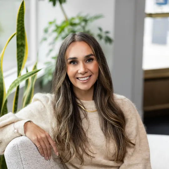 Kerri Zender, Agent in  - Compass