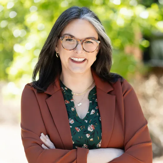 Lynn Smith, Agent in  - Compass