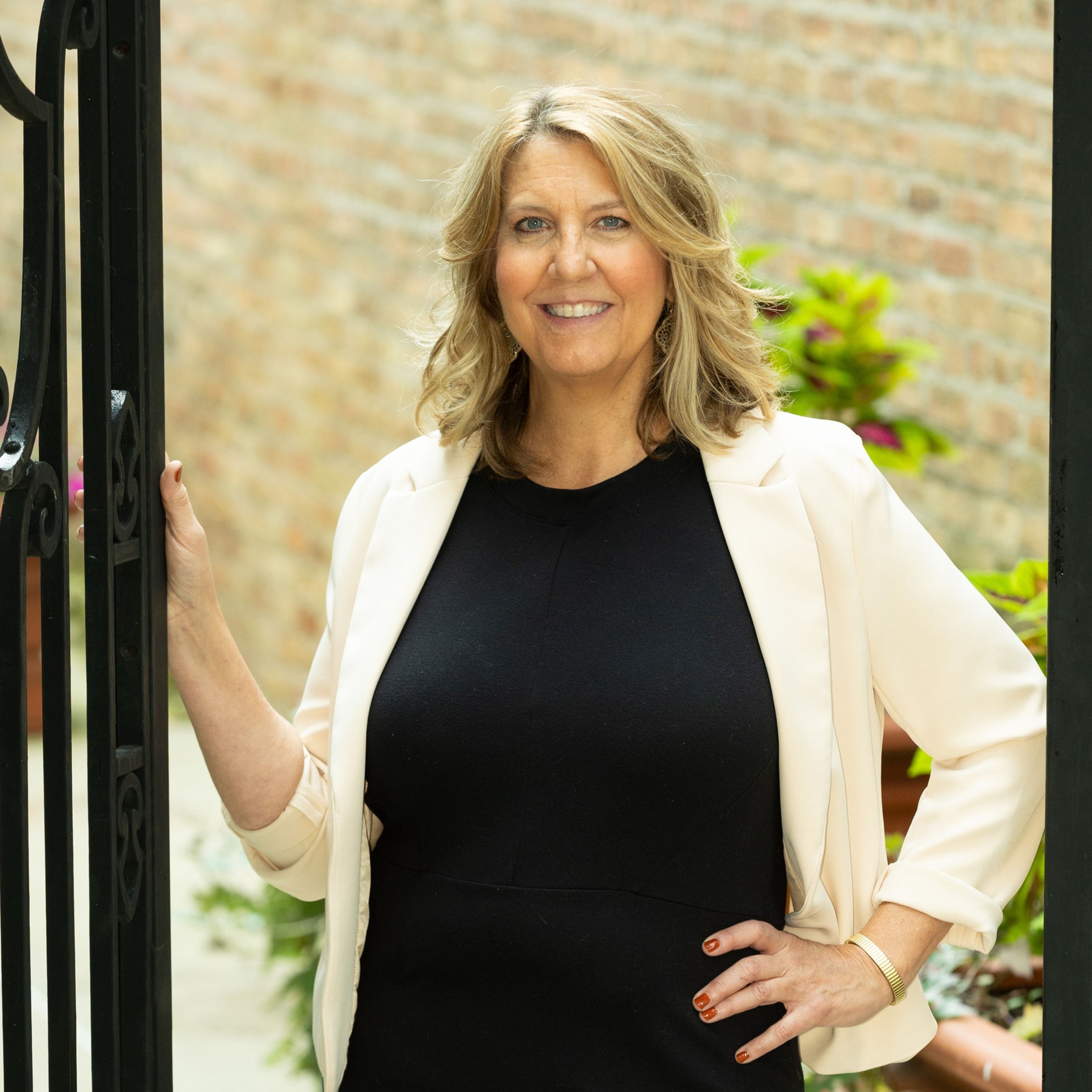 Headshot of Ghita Mueller