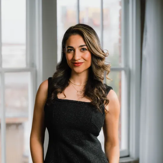 Fara Forouzannia, Agent in  - Compass