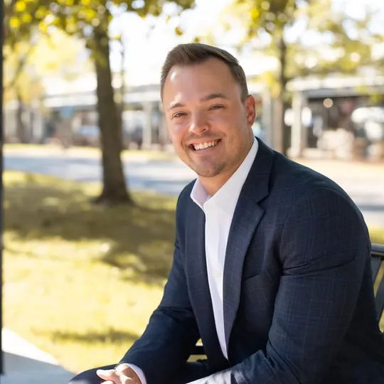 Michael Salomon, Agent in  - Compass