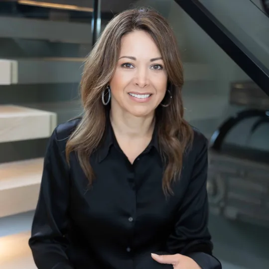 Delia Schneider, Agent in  - Compass