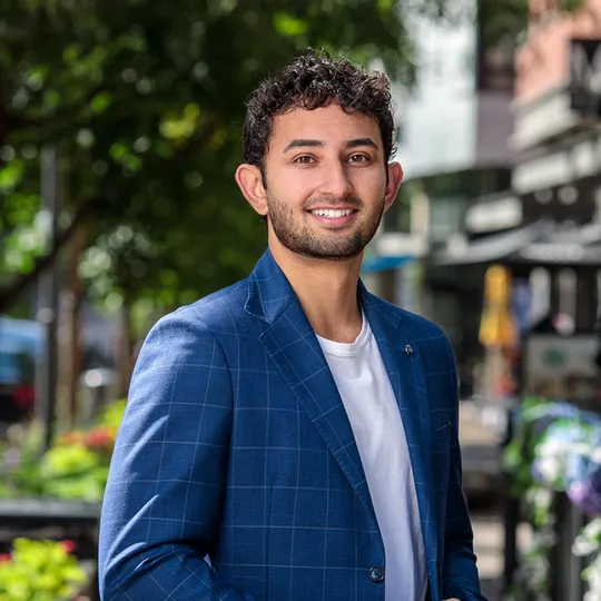 Aunish Stephen, Agent in  - Compass