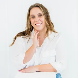 Maria Nunez, Agent in  - Compass