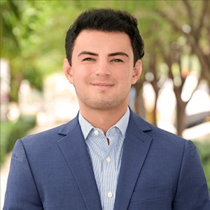 Headshot of Henry Lewiston