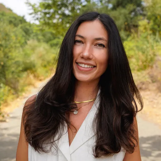 Nikki Hutcheson, Agent in  - Compass