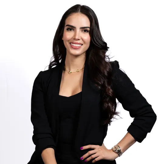 Claudia Velasco, Agent in  - Compass