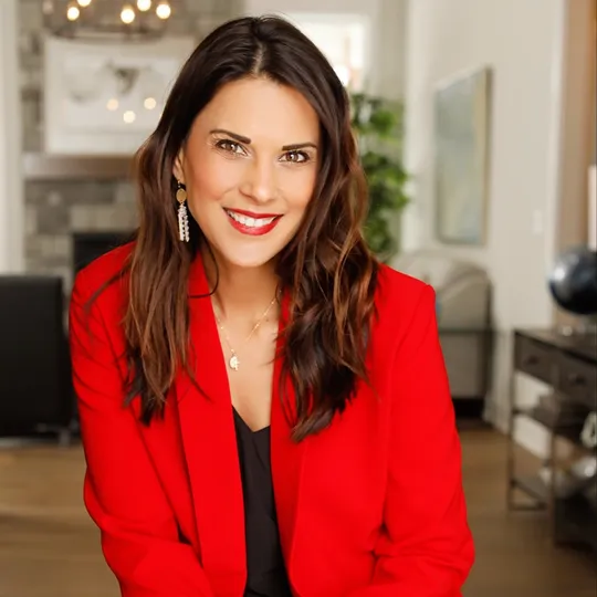 Alicia Cabrera-Hill, Agent in  - Compass