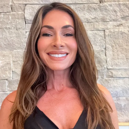 Noelle Nix, Agent in  - Compass