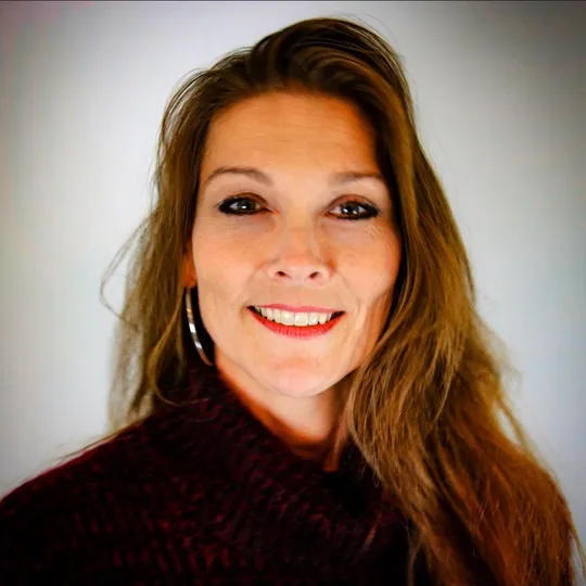 Lisa Scott, Agent in  - Compass