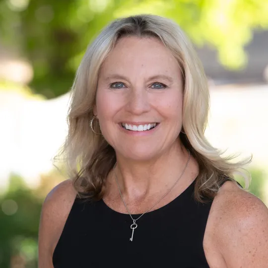 Loray Hawkins, Agent in  - Compass