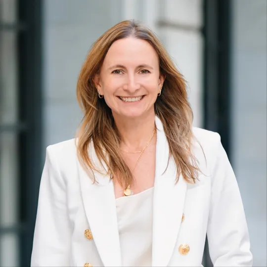 Jennifer Smira, Agent in  - Compass