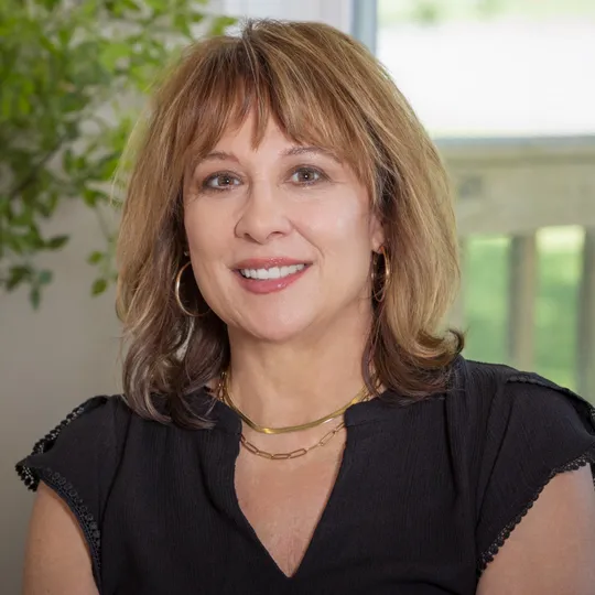 Holly Neumaier, Agent in  - Compass