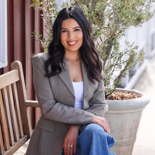 Ati Shirazi, Agent in  - Compass