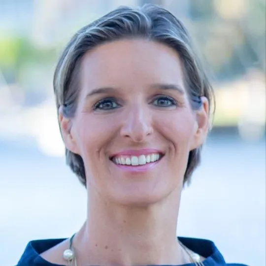 Tinka Ellington, Agent in  - Compass