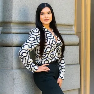 Alanis Rosales, Agent in  - Compass