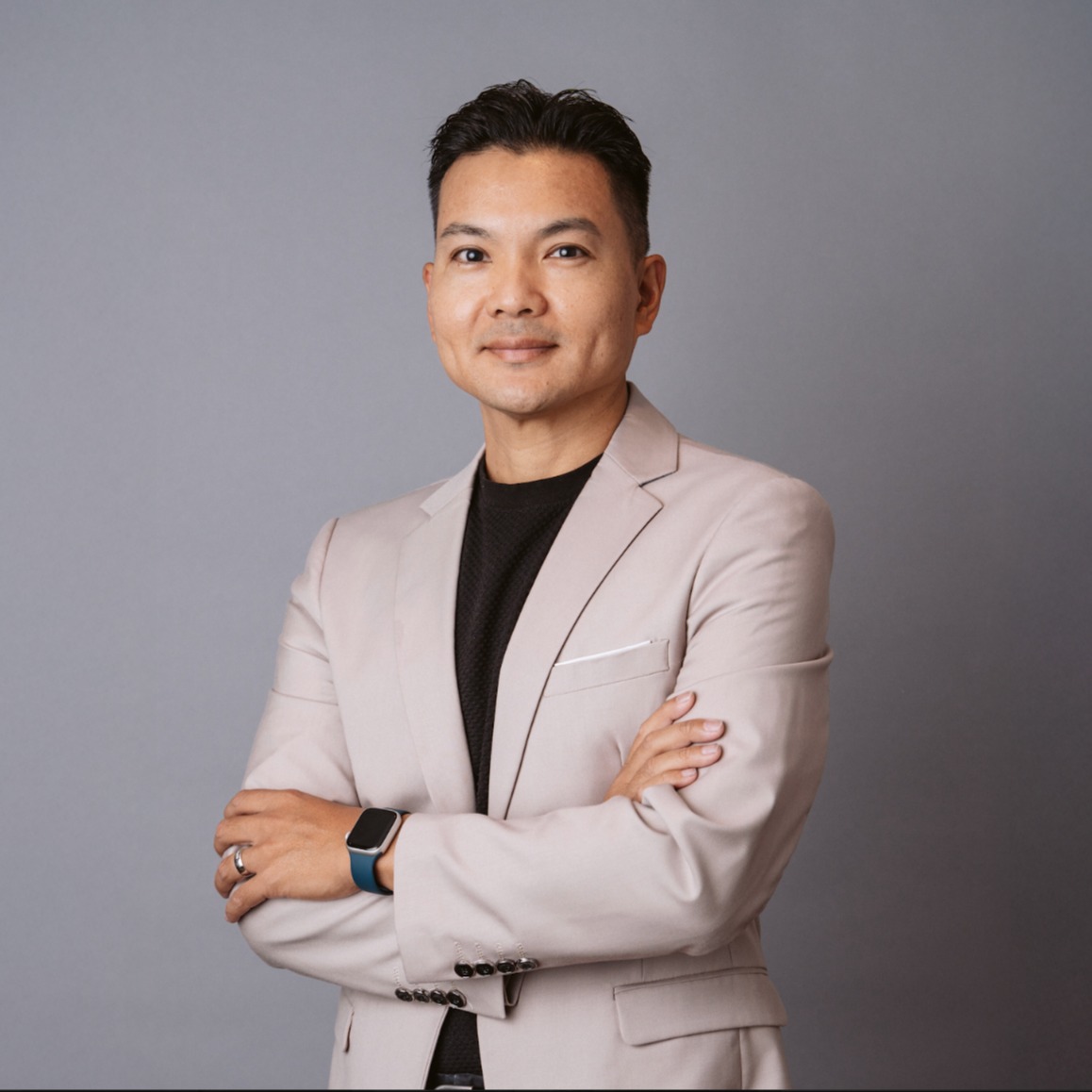 Headshot of Ernesto Gonzales