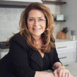Sheryl Abelson, Agent in  - Compass