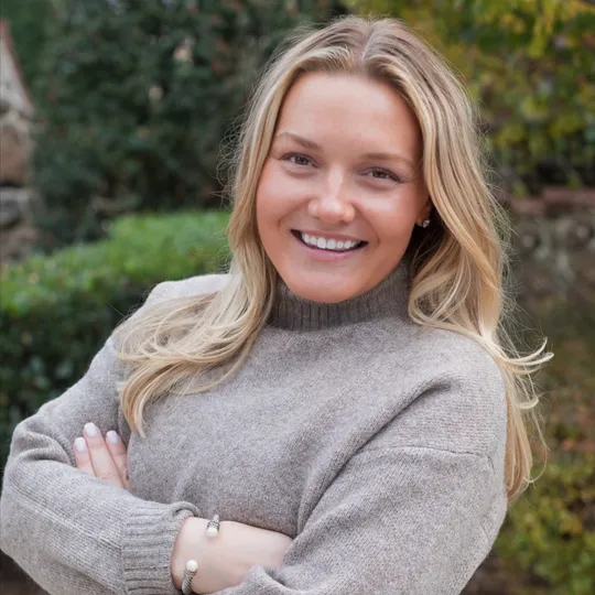 Kaitlin Schneider, Agent in  - Compass