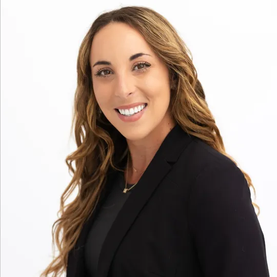 Shana Weisman, Agent in  - Compass