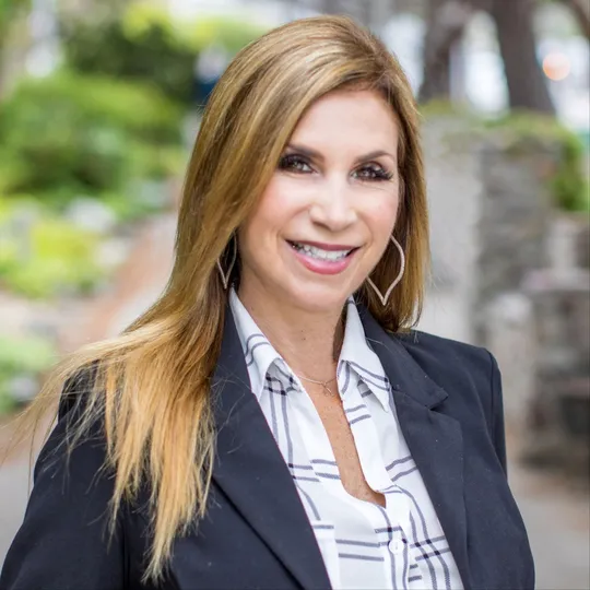 Christine Manly, Agent in  - Compass