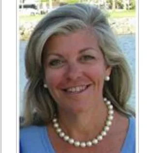 Beth Delano, Agent in  - Compass