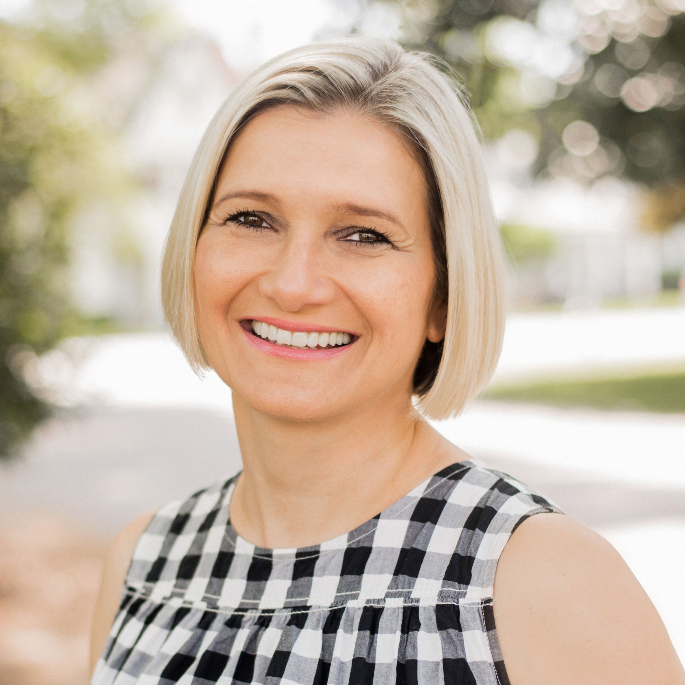 Headshot of Adnana Dubcak