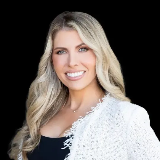 Francesca Stark, Agent in  - Compass