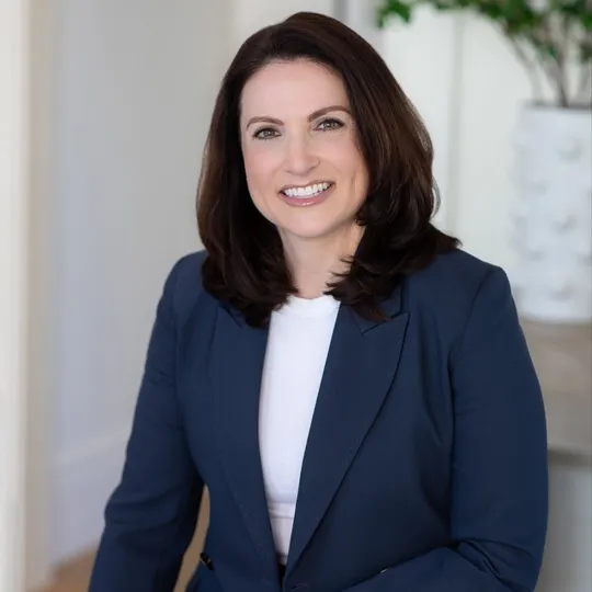 Lisa Wolfe, Agent in  - Compass