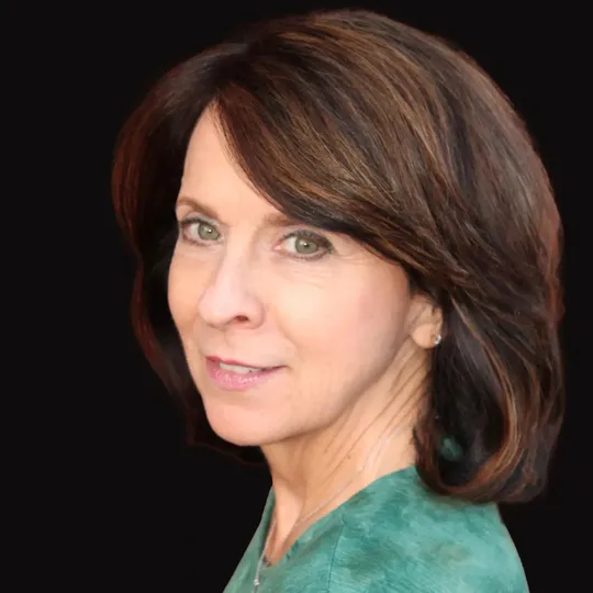 Kate Schissel, Agent in  - Compass