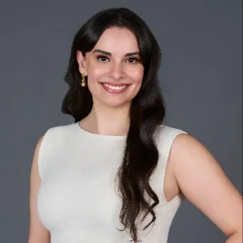 Sabrina Runge, Agent in  - Compass