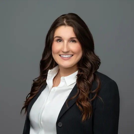 Lauren Beghou, Agent in  - Compass