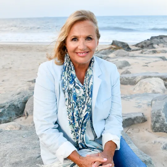 Sandy Thackston, Agent in  - Compass