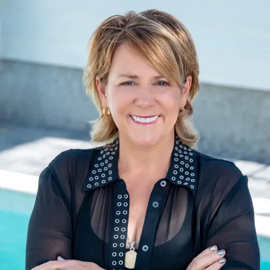 Sona Chambers, Agent in  - Compass