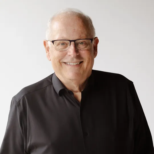 Sandy Ewing, Agent in  - Compass