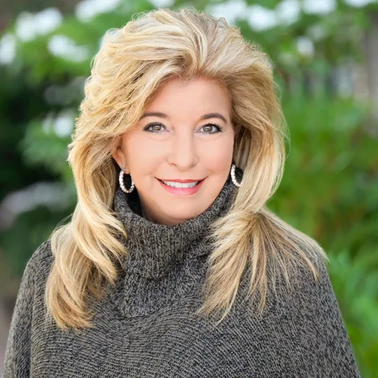 Denise Bauer, Agent in  - Compass