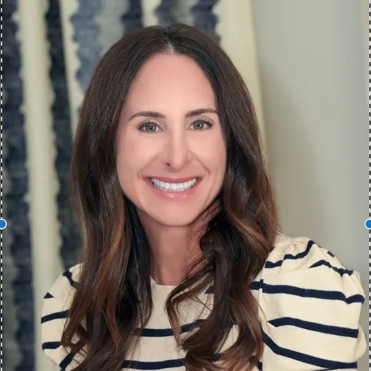 Liza Levy, Agent in  - Compass