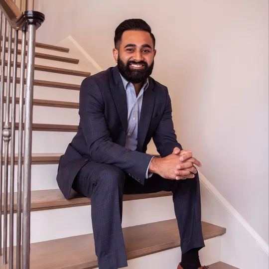 Vinay Modi, Agent in  - Compass