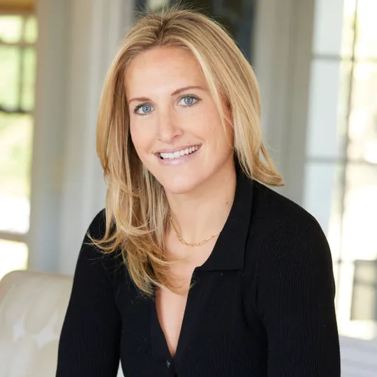 Emily Klaeboe Cerussi, Agent in  - Compass