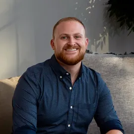 Alex Cooley, Agent in  - Compass