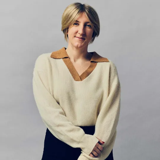 Nora McGuire, Agent in  - Compass