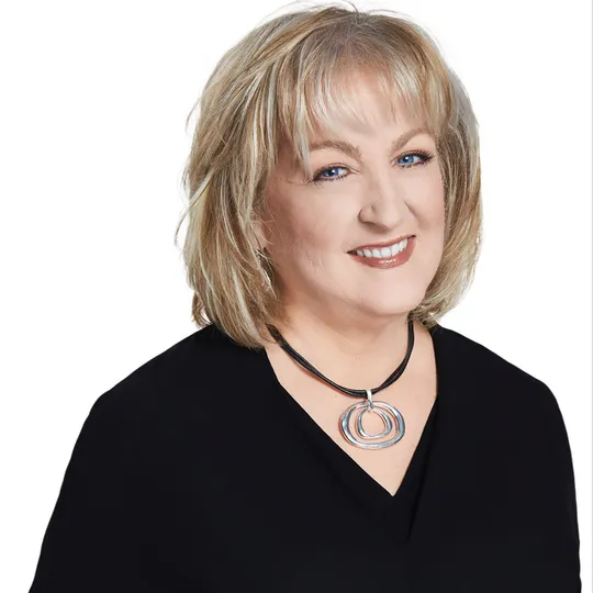 Donna Ciccarelli, Agent in  - Compass