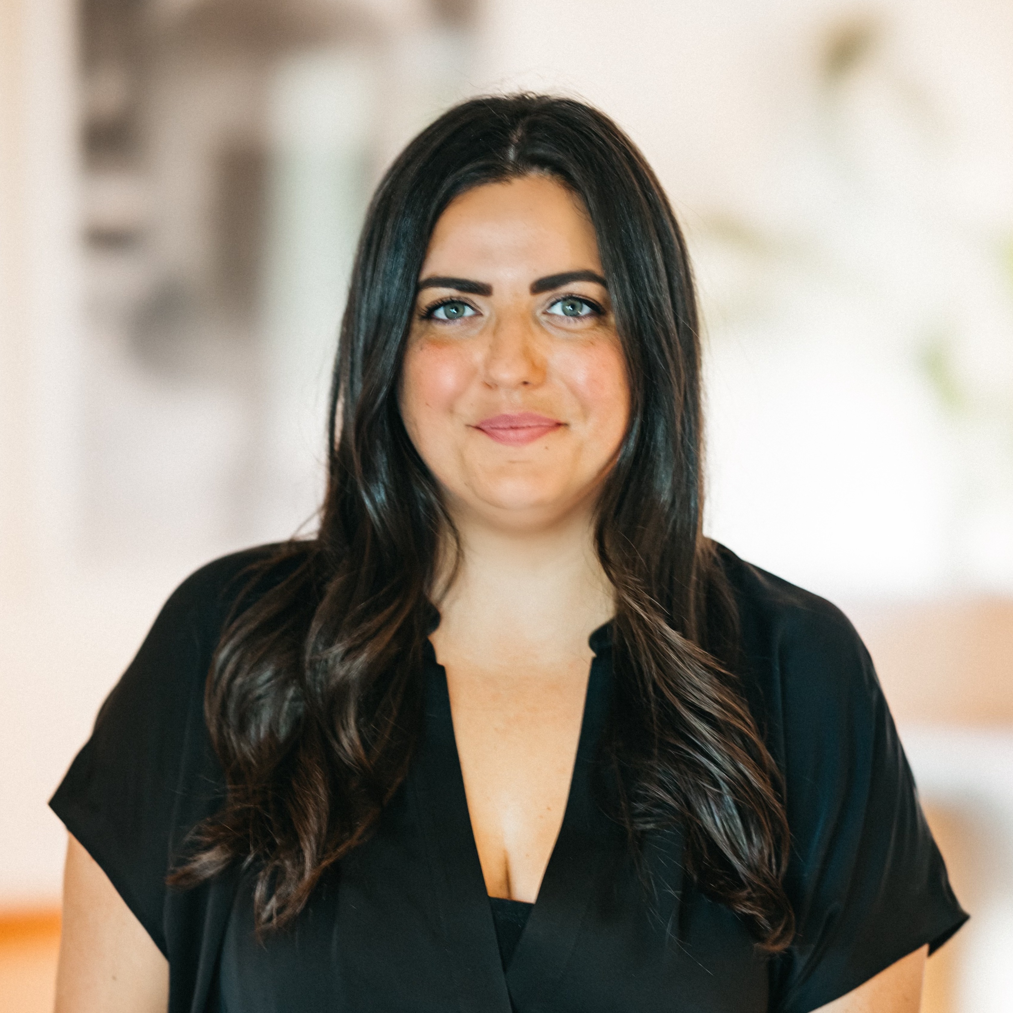 Headshot of Alexandra Lunn