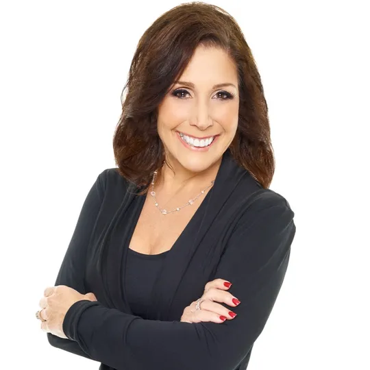 Lisa Golden, Agent in  - Compass