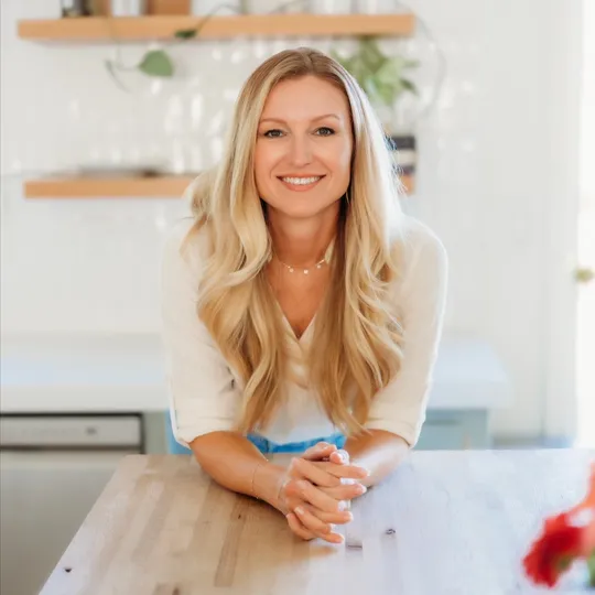 Krisi Vera, Agent in  - Compass