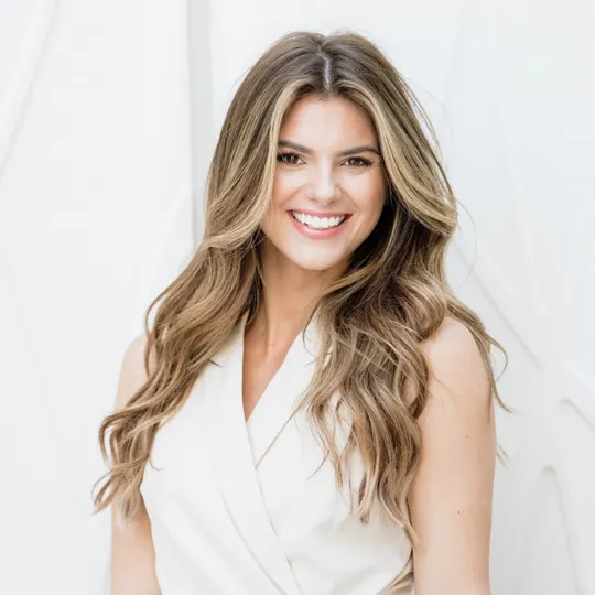 Abi Neal, Agent in  - Compass